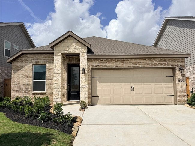 Building Photo - 31906 Blossom Ln