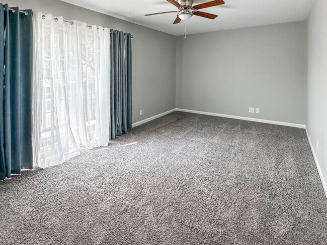 Building Photo - Charming 4-Bedroom with Modern Upgrades in Prime Location