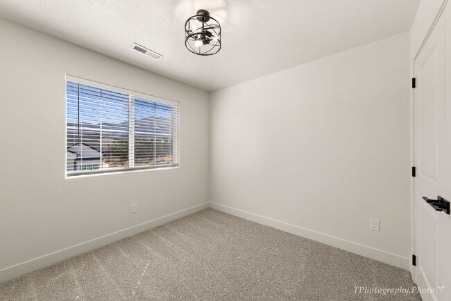 Building Photo - Female Only - Private Room with Shared Bathroom in a brand new built townhome - furnished & utili...