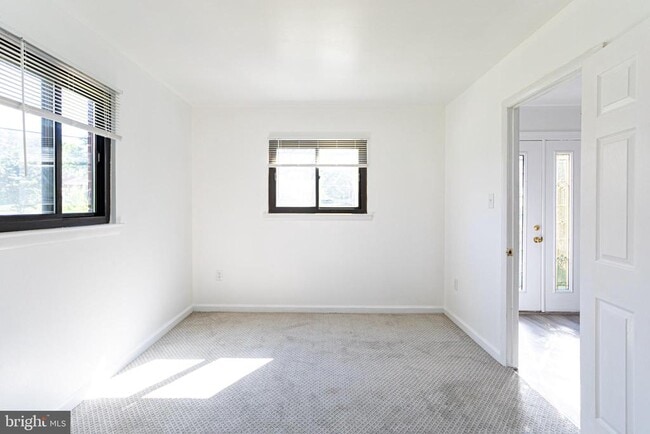 Building Photo - 4203 Lyons St