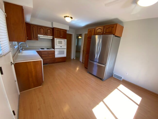 Building Photo - GREEN TWP - Meticulous 3 Bed Brick Ranch 1.5 bath, 1 Car Garage