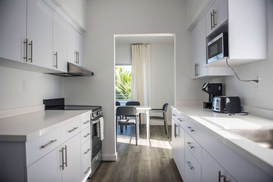 Building Photo - 1200 Ocean Dr