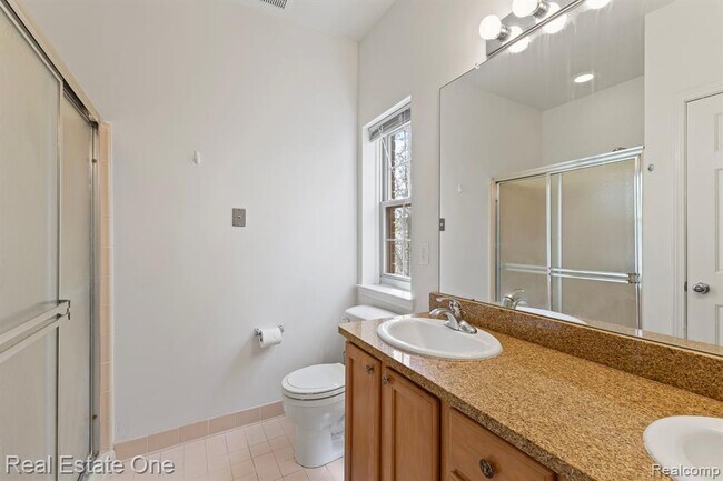 Building Photo - 3091 Camden Dr