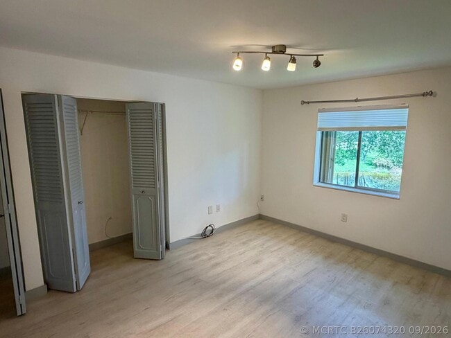 Building Photo - 848 SW 9th St Cir