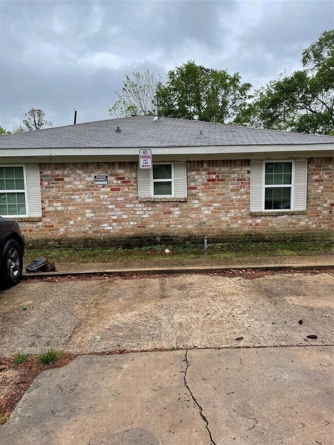 Primary Photo - 9322 Nyssa St