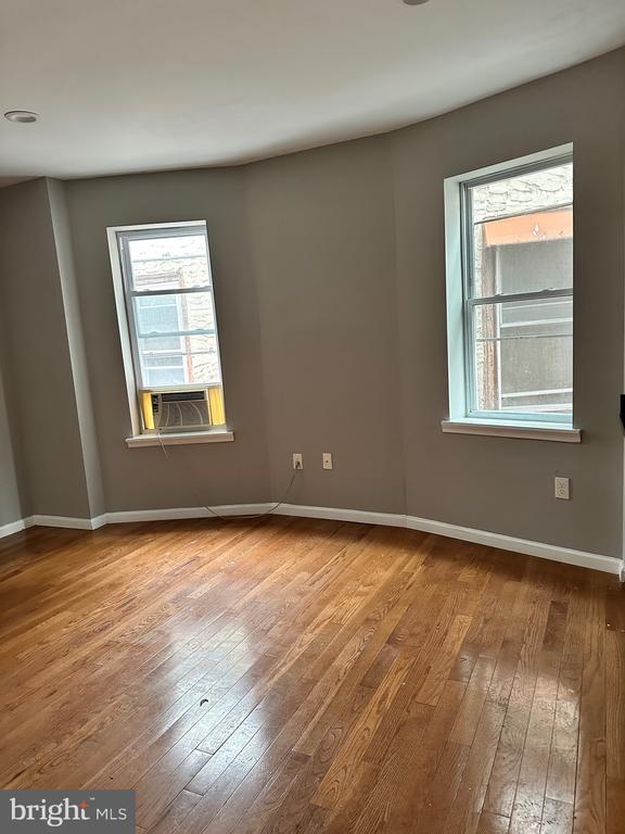 Building Photo - 5113 Chester Ave