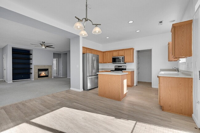 Building Photo - $2,695.95 - 3 bed, 2 bath in Lochbuie with a Large Backyard and In Unit Laundry!