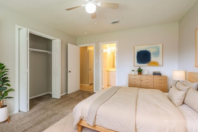 Building Photo - 9819 Kiwi Ln