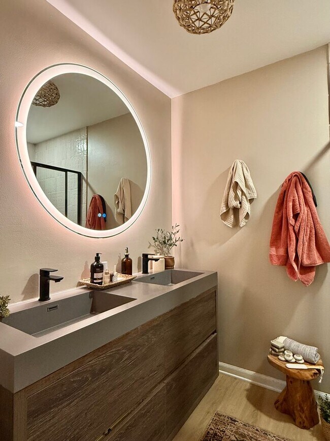 Building Photo - 602 Hamilton St