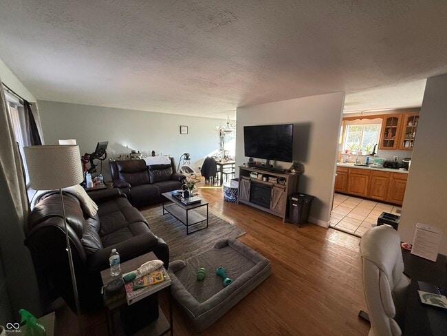 Building Photo - 8667 N Ricks Dr E