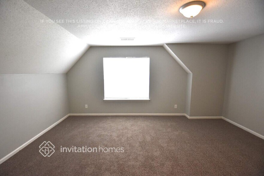 Building Photo - 211 Everett Park Dr