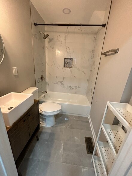 Building Photo - 640 Melvin Dr