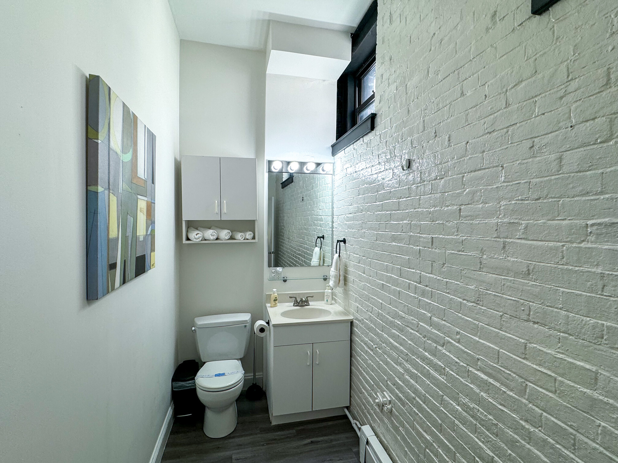 Apt 2A - 13 Stanhope St