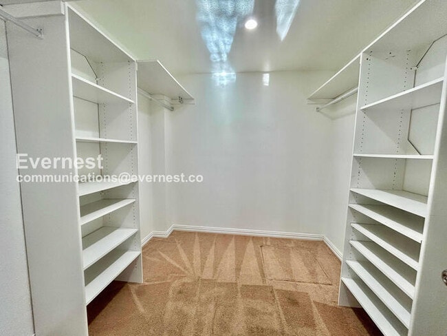 Building Photo - 3030 Anzio Dr