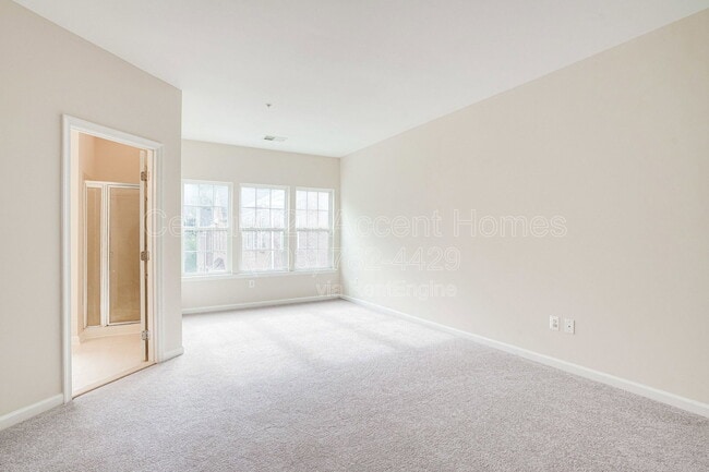 Building Photo - 23515 Forest Haven Way