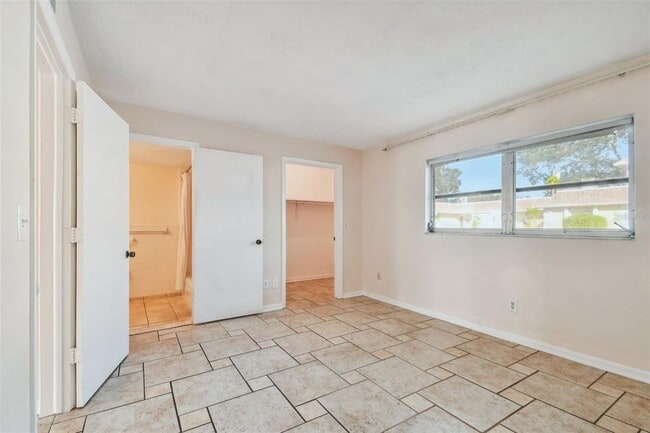 Building Photo - 610 Indian Rocks Rd N