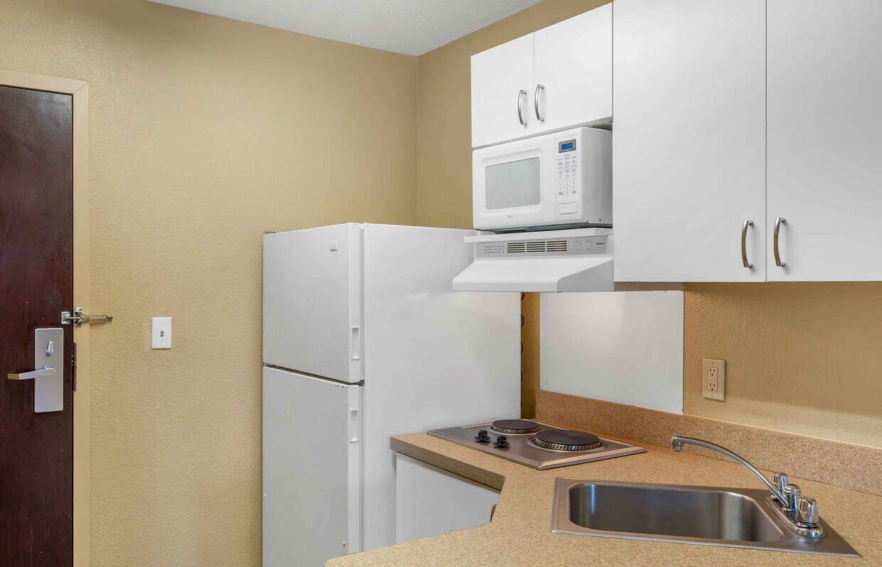 Building Photo - Furnished Studio-Providence - Warwick