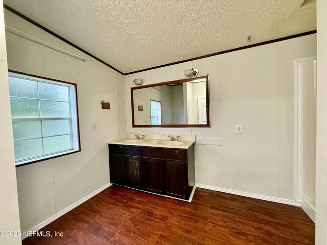 Building Photo - 2262 Chaffee Rd S