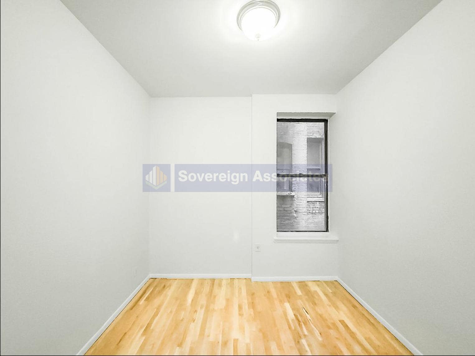 Building Photo - 208 W 82nd St
