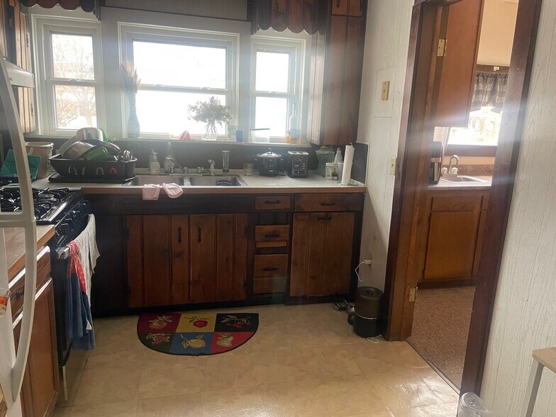 Kitchen - 122 Washington St