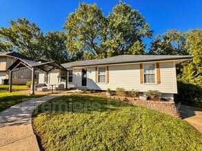 Building Photo - 7012 N Winan Ave