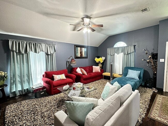 Building Photo - 4650 Stonewall Cove