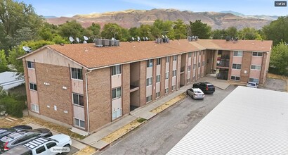Building Photo - 768 N Redwood Rd
