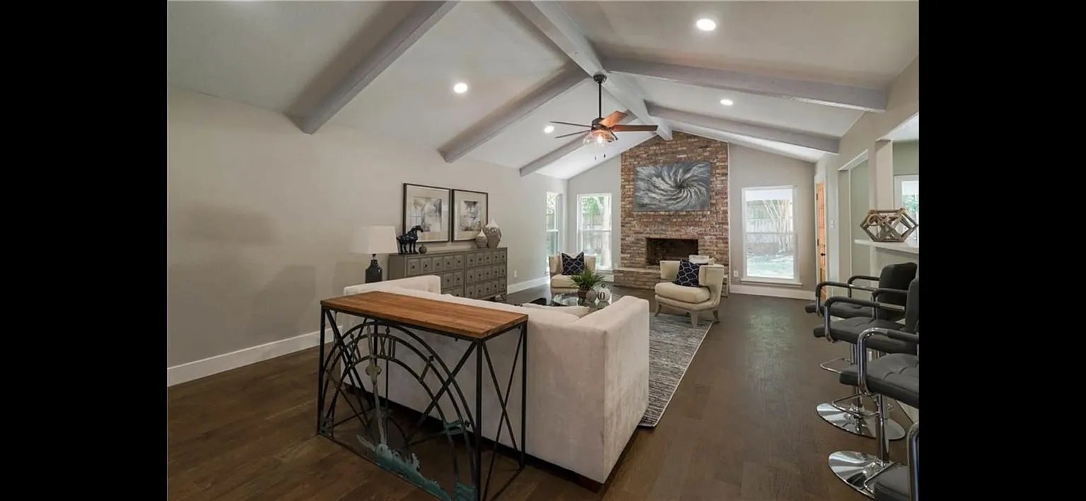 Building Photo - 4704 Woodside Dr
