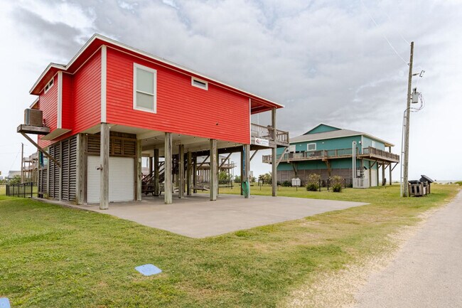 Building Photo - 994 Dolly St