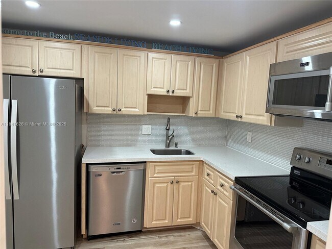 Building Photo - 3520 Oaks Way