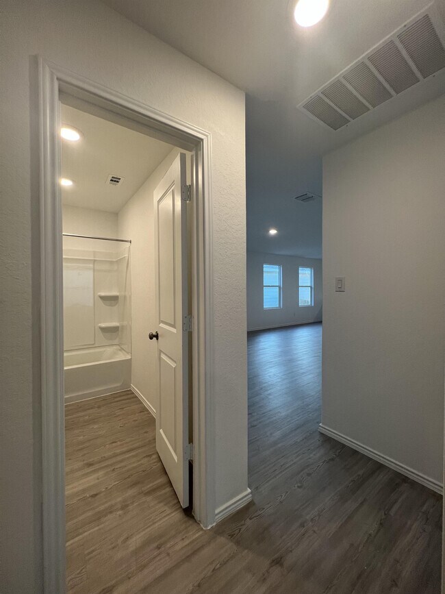 Building Photo - 14823 Brandy Bnd