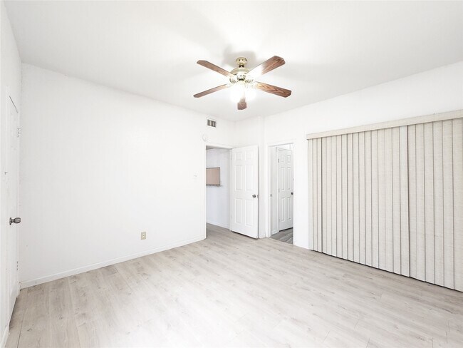 Building Photo - 14550 Fonmeadow Dr