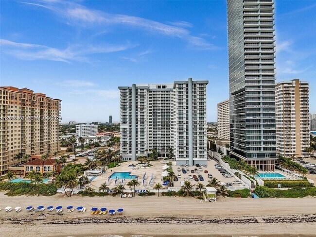 Building Photo - 2030 S Ocean Dr