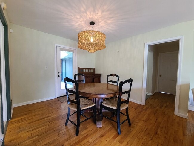 Building Photo - Partially Furnished 3-Bedroom Home with Fenced Yard – Pet Friendly!