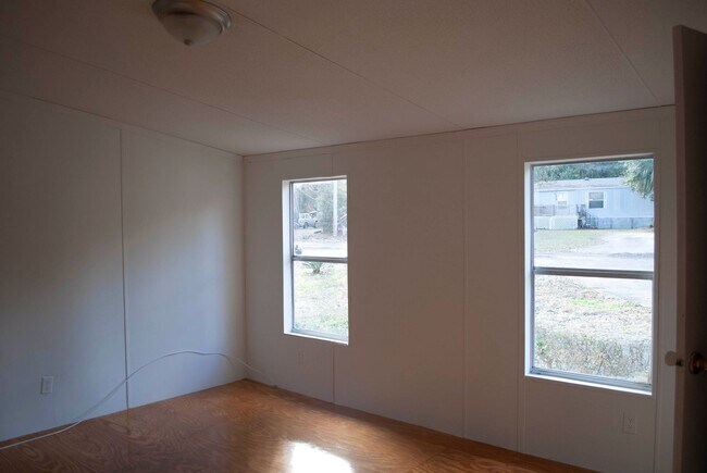 Building Photo - 3 bed 2 bath Tallahassee Home for Rent