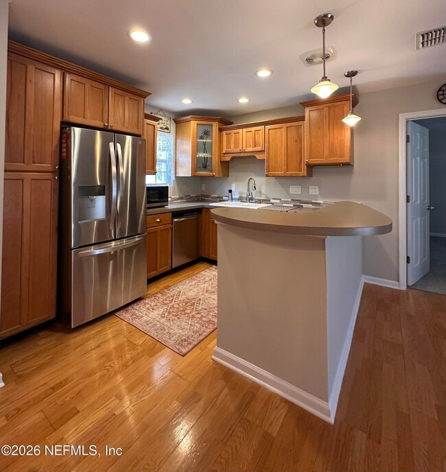 Building Photo - 310 7th St