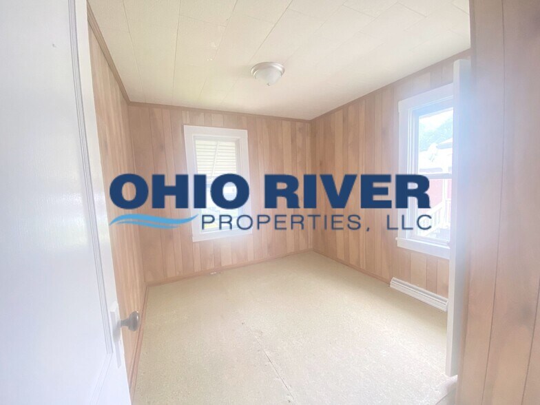 Building Photo - 354 W 40th St