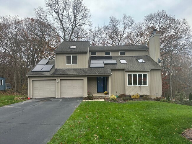 Primary Photo - 44 Spice Hill Dr