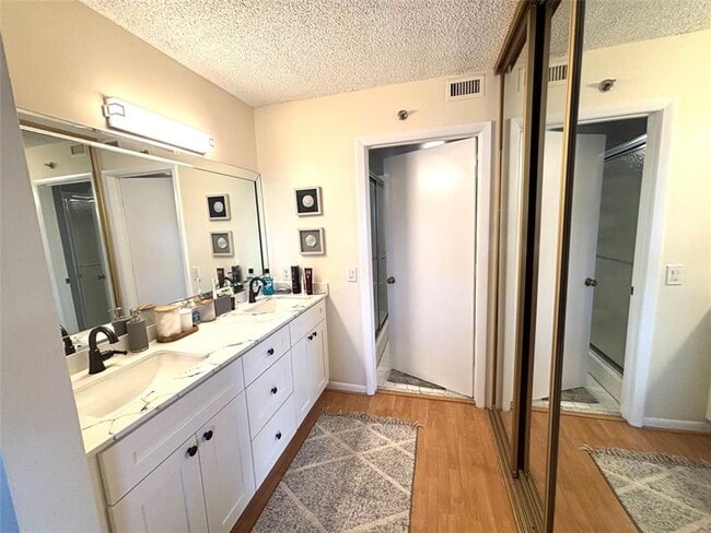 Building Photo - 2238 N Cypress Bend Dr