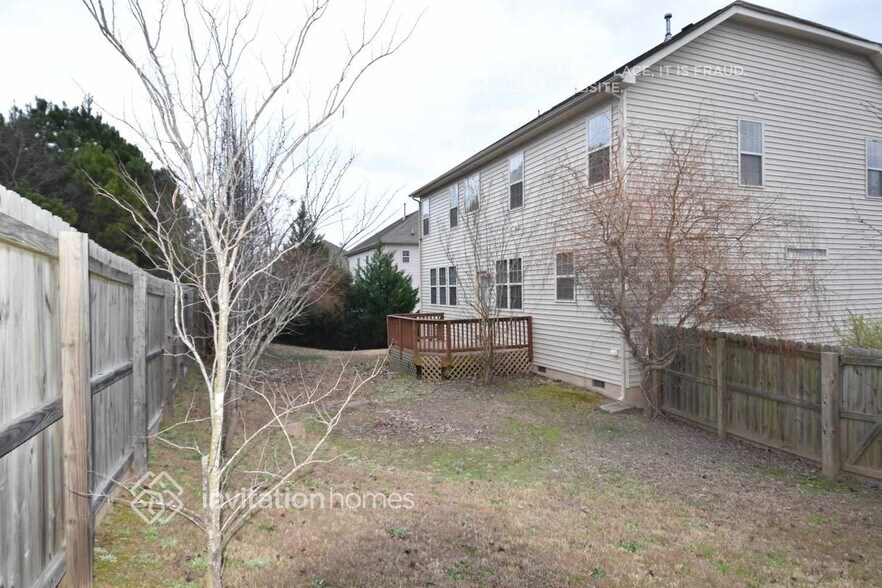 Building Photo - 335 Oak Alley Trail