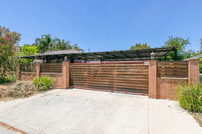 Building Photo - 18605 Valerio St