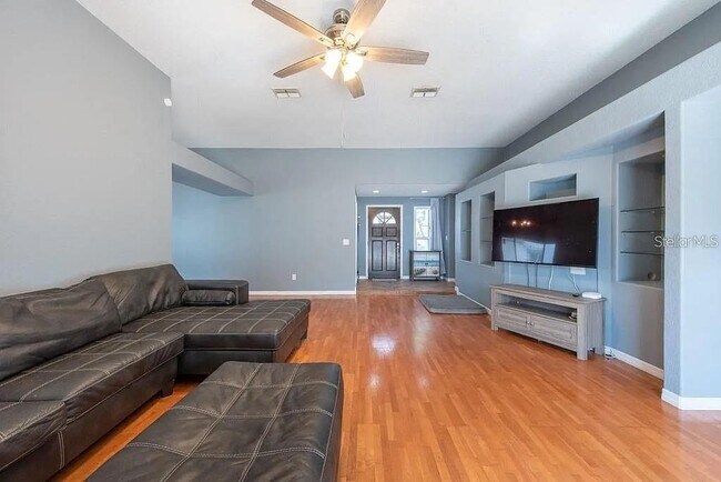 Building Photo - 9415 Pebble Glen Ave