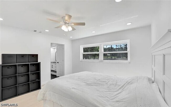 Building Photo - 4500 1st Ave NW