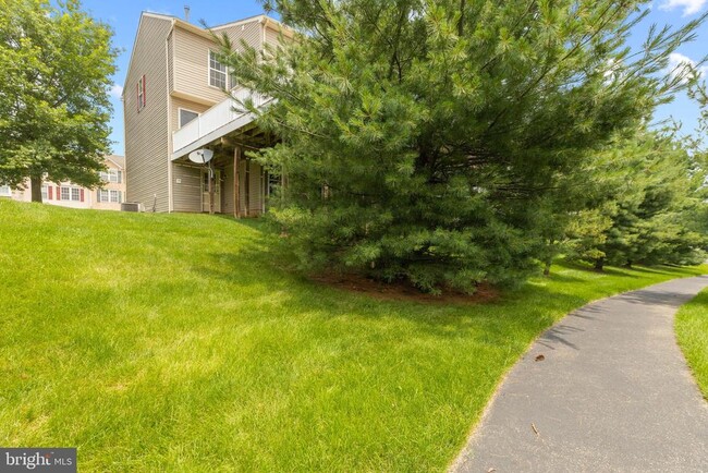 Building Photo - 302 Fox Trail