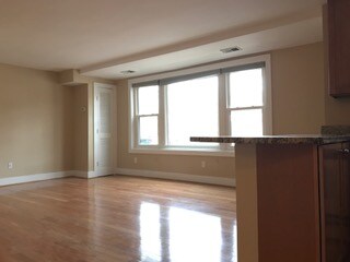 Living Rm, Unfurnished View - 4840 MacArthur Blvd NW