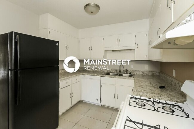 Building Photo - 4 Bedroom Pet-Friendly Home in Atlanta, GA with Main Street Renewal