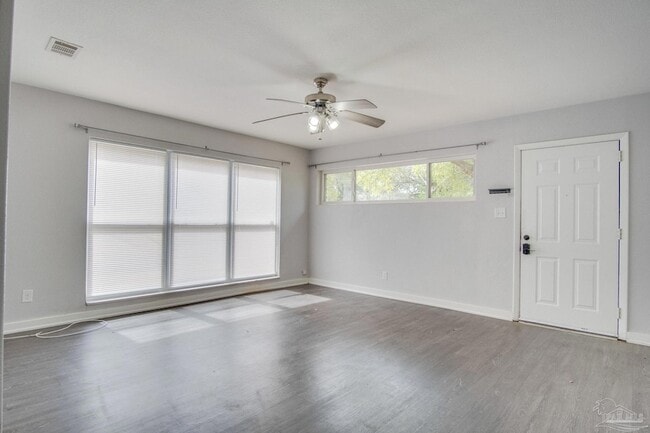 Building Photo - 1004 Kearny Dr