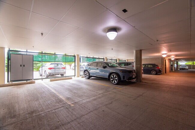 Building Photo - 10176 Park Meadows Dr