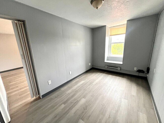 Building Photo - 1141 Brabec St