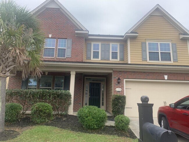 Primary Photo - 1194 Shire Way